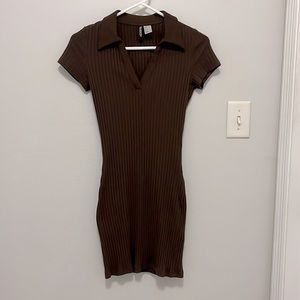 Brown dress with collar